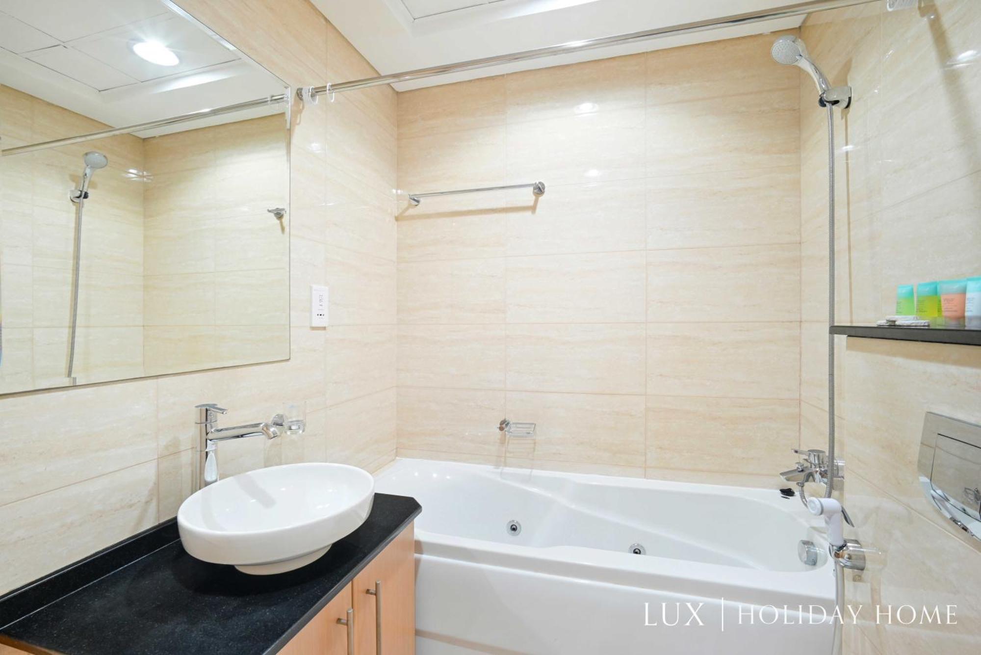 Lux The Marina Ocean View Suite 1 Dubai Exterior photo